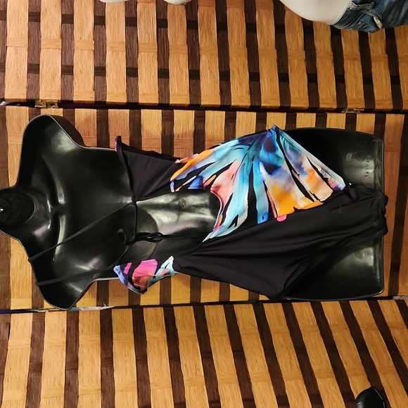 La Blanca one shoulder swimsuit - Picture 5 of 9